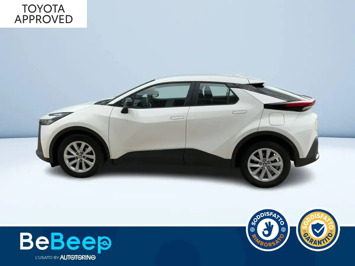 Usata Toyota C-HR Active 140 CV (102 kW) 2024 Bianco pastello SUV