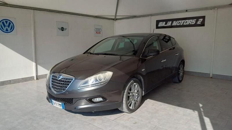 Usata Lancia Delta Gold 190 CV (139 kW) 2012 Grigio Utilitaria