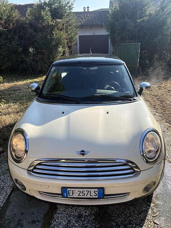 Usata Mini Cooper 120 CV (88 kW) 2010 Beige Utilitaria