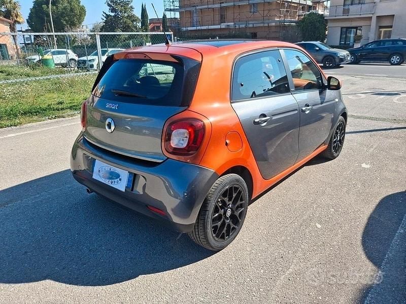 Usata Smart ForFour Edition #1 70 CV (51 kW) 2015 Grigio Utilitaria