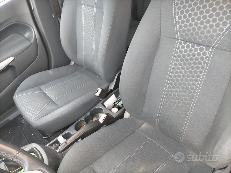 Usata Ford Fiesta 2012 Nero Berlina