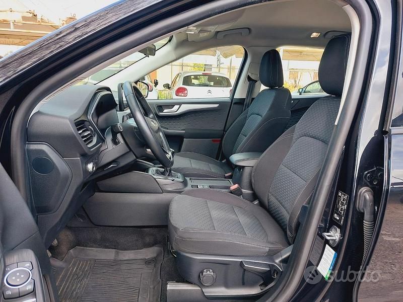 Usata Ford Kuga Titanium 120 CV (88 kW) 2021 Nero SUV