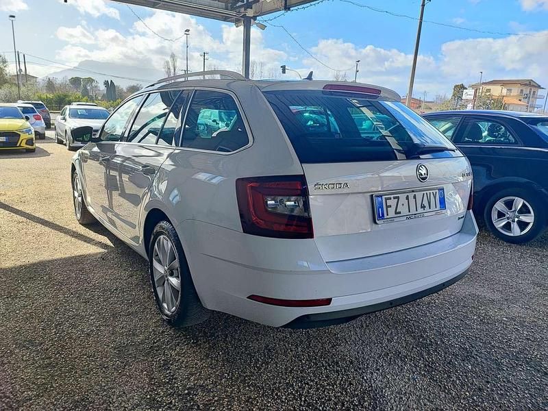 Usata Skoda Octavia G-TEC Ambition 131 CV (96 kW) 2020 Bianco Station wagon