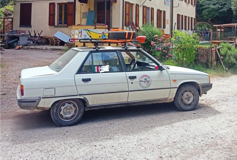 Usata Renault R9 48 CV (35 kW) 1985 Bianco Berlina