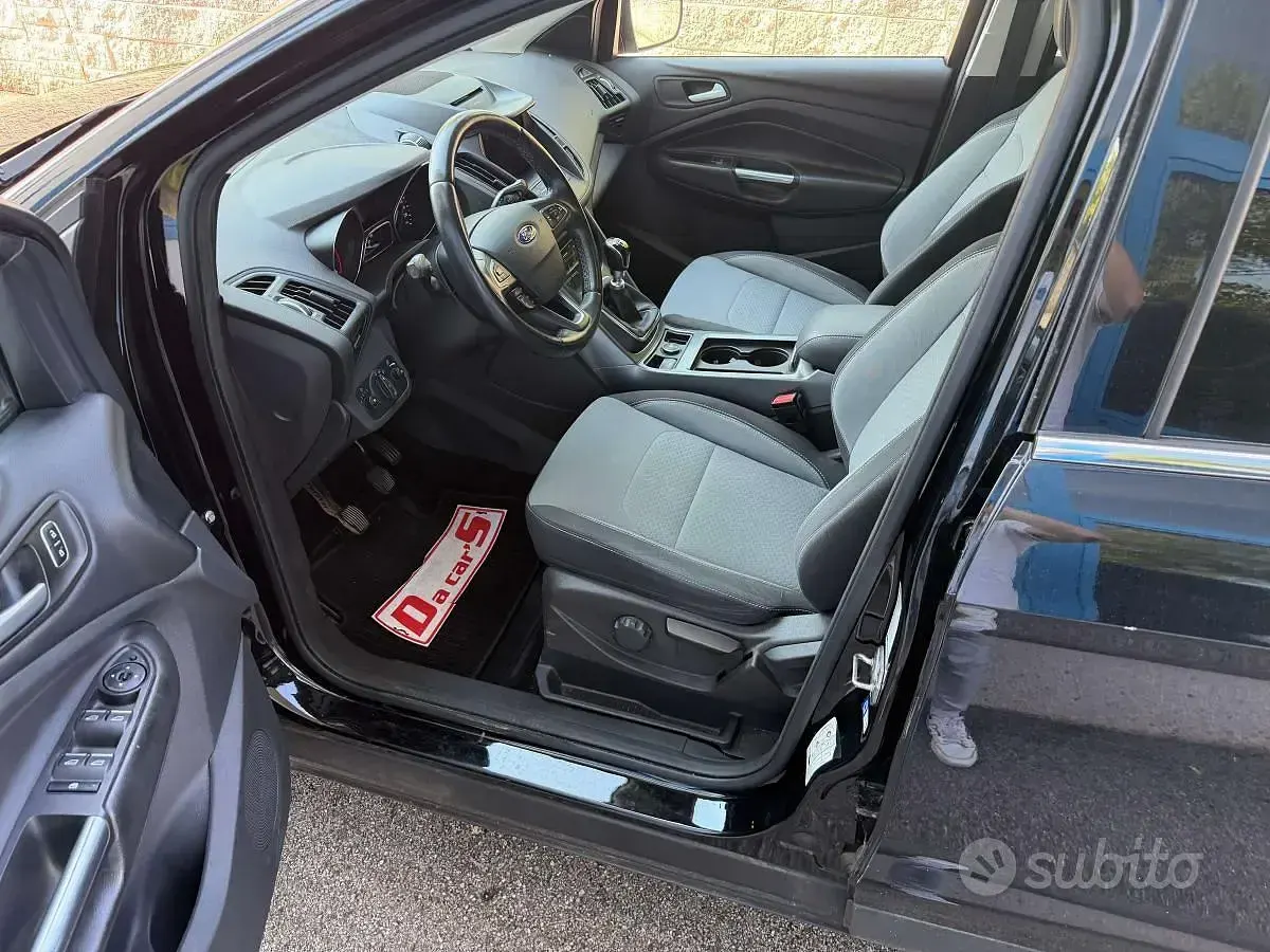 Usata Ford Kuga S 120 CV (88 kW) 2017 Nero SUV
