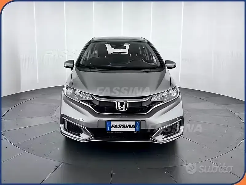 Usata Honda Jazz Comfort 102 CV (75 kW) 2019 Grigio Utilitaria