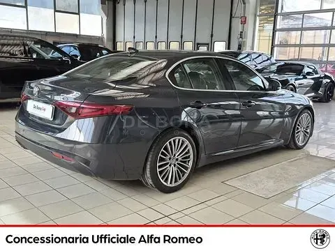 Usata Alfa Romeo Giulia Super 150 CV (110 kW) 2016 Grigio Berlina
