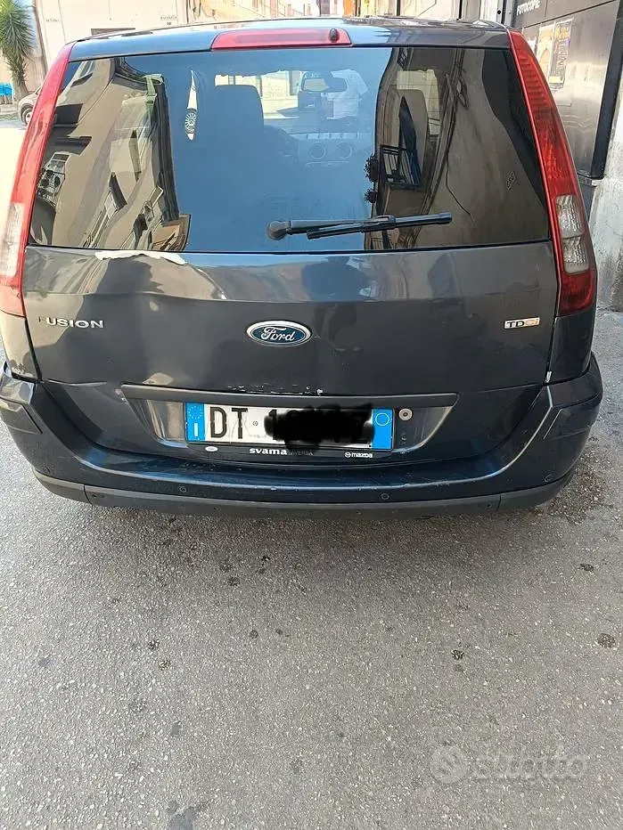 Usata Ford Fusion 68 CV (50 kW) 2009 Grigio Utilitaria