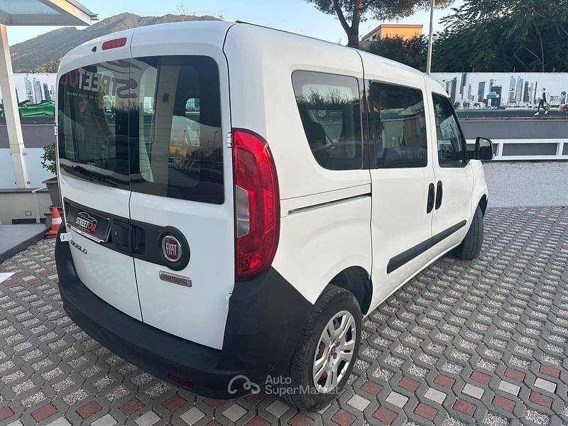 Usata Fiat Doblò 95 CV (69 kW) 2019 Bianco Monovolume