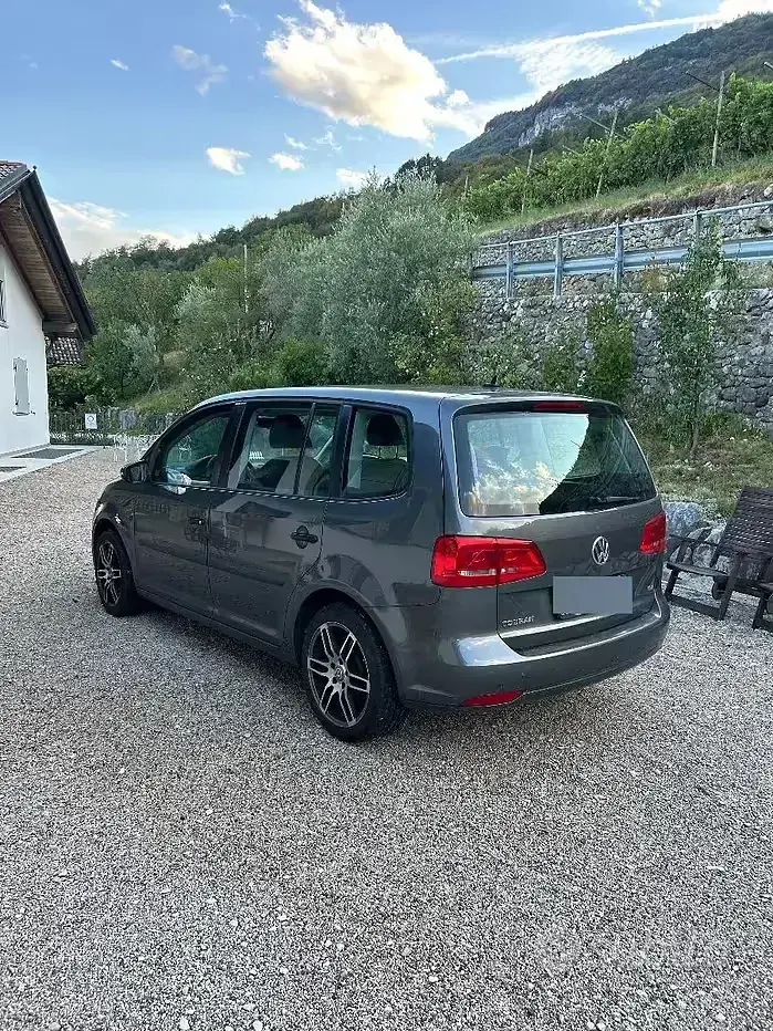 Usata VW Touran 105 CV (77 kW) 2014 Grigio Monovolume