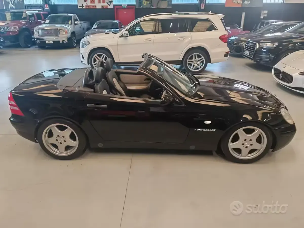 Usado Mercedes SLK230 193 CV (141 kW) 1998 Negro Descapotable