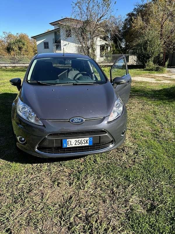 Usata Ford Fiesta Titanium 70 CV (51 kW) 2012 Utilitaria