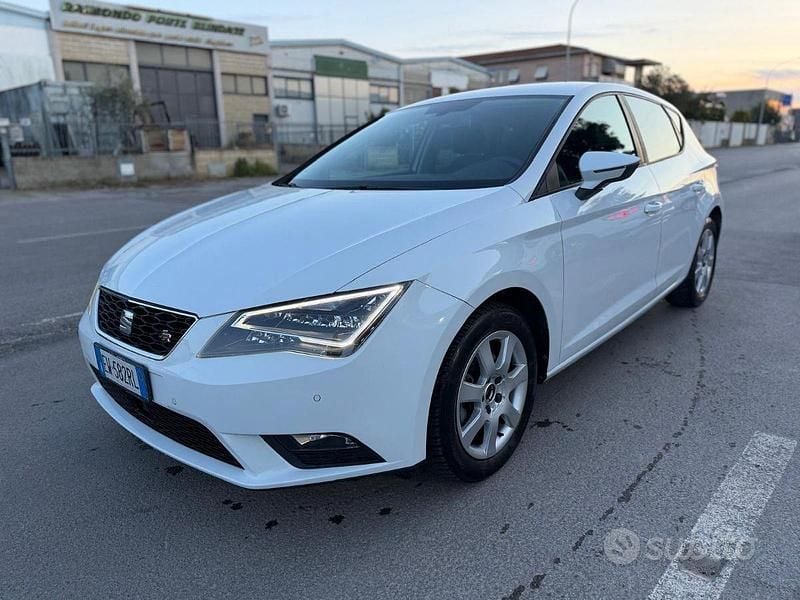 Käytetty Seat Leon Business 110 HP (80 kW) 2015 Valkoinen Sedan