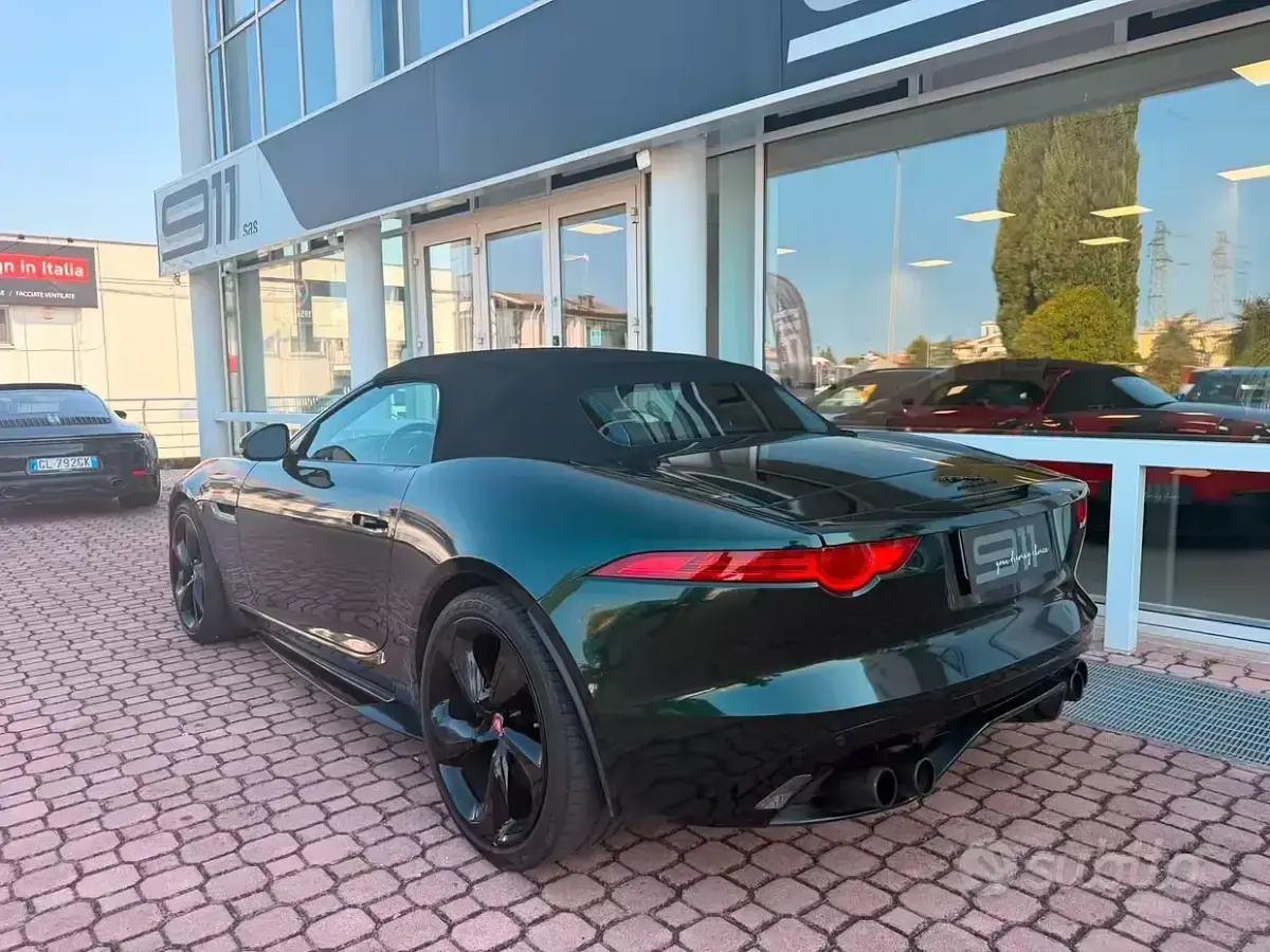 Usata Jaguar F-Type R 551 CV (405 kW) 2016 Verde british racing green Cabrio