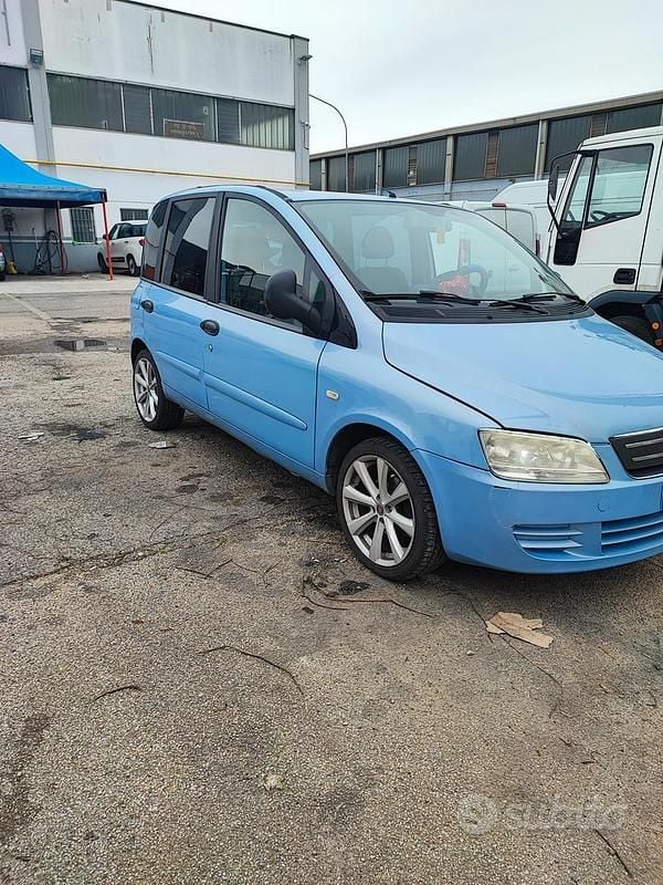 Usata Fiat Multipla 120 CV (88 kW) 2006 Blu Monovolume