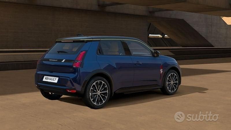 Usata Renault 5 E-Tech Iconic 2024 Blu Berlina