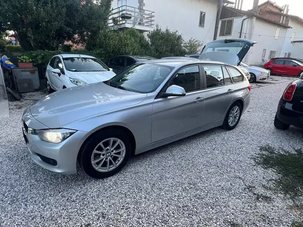 Usata BMW 318 143 CV (105 kW) 2015 Grigio Station wagon