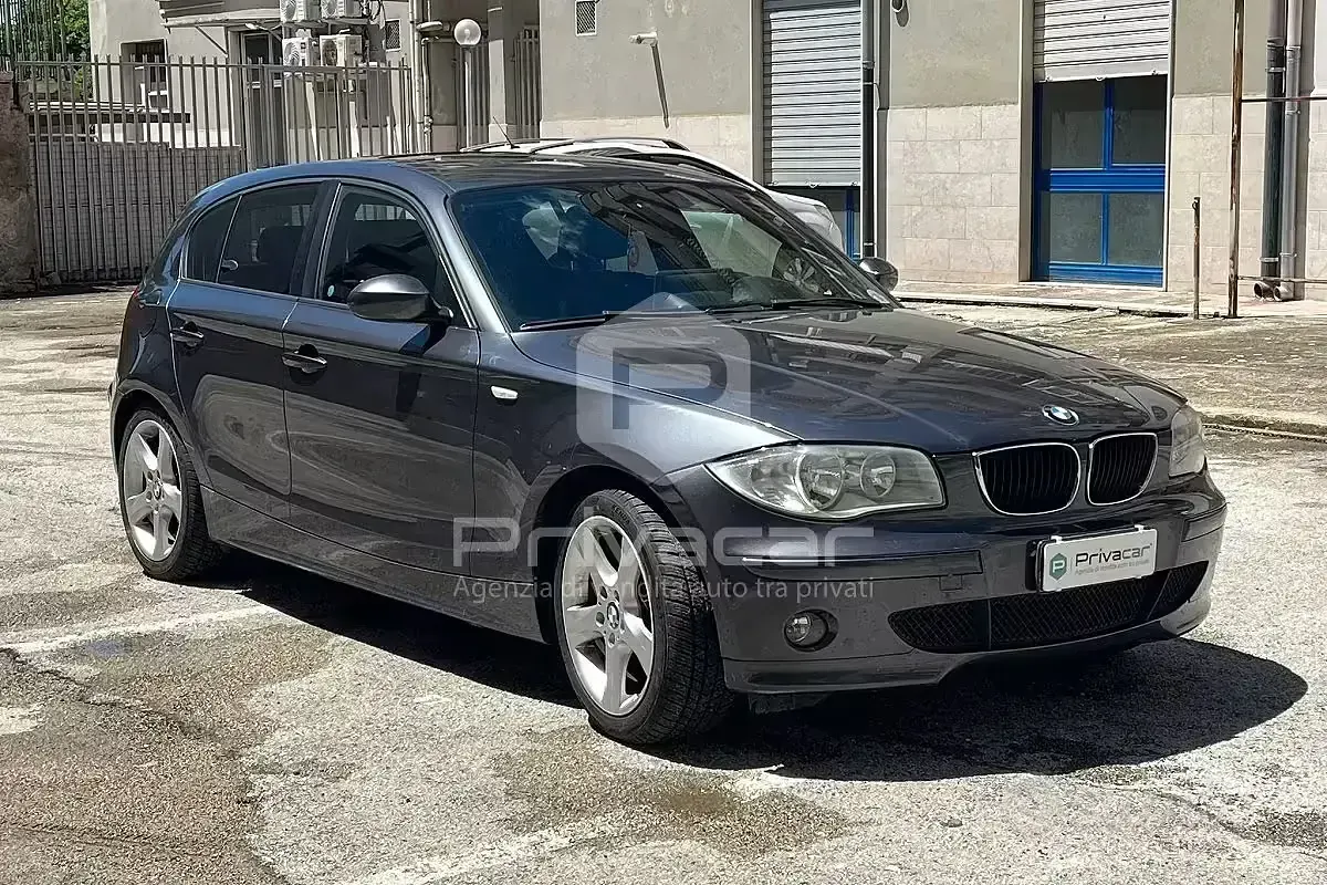 Usata BMW 118 122 CV (89 kW) 2007 Grigio Utilitaria