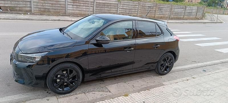 Usata Opel Corsa GS Line 75 CV (55 kW) 2024 Nero Berlina