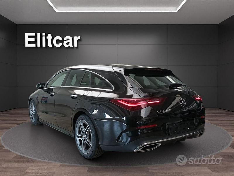 Usata Mercedes CLA180 Shooting Brake AMG line 136 CV (100 kW) 2024 Nero Station wagon