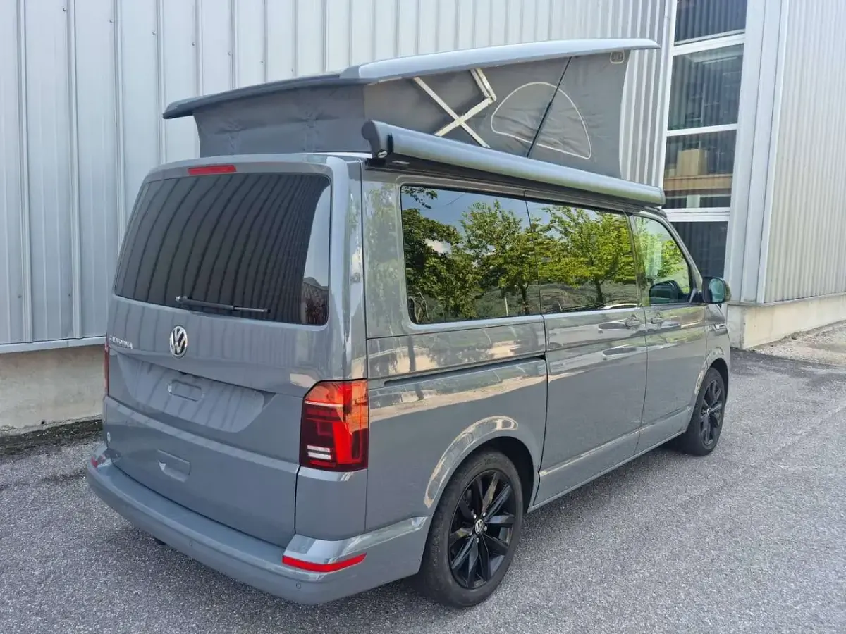 Usata VW California Edition 150 CV (110 kW) 2022 Puregrey Furgone