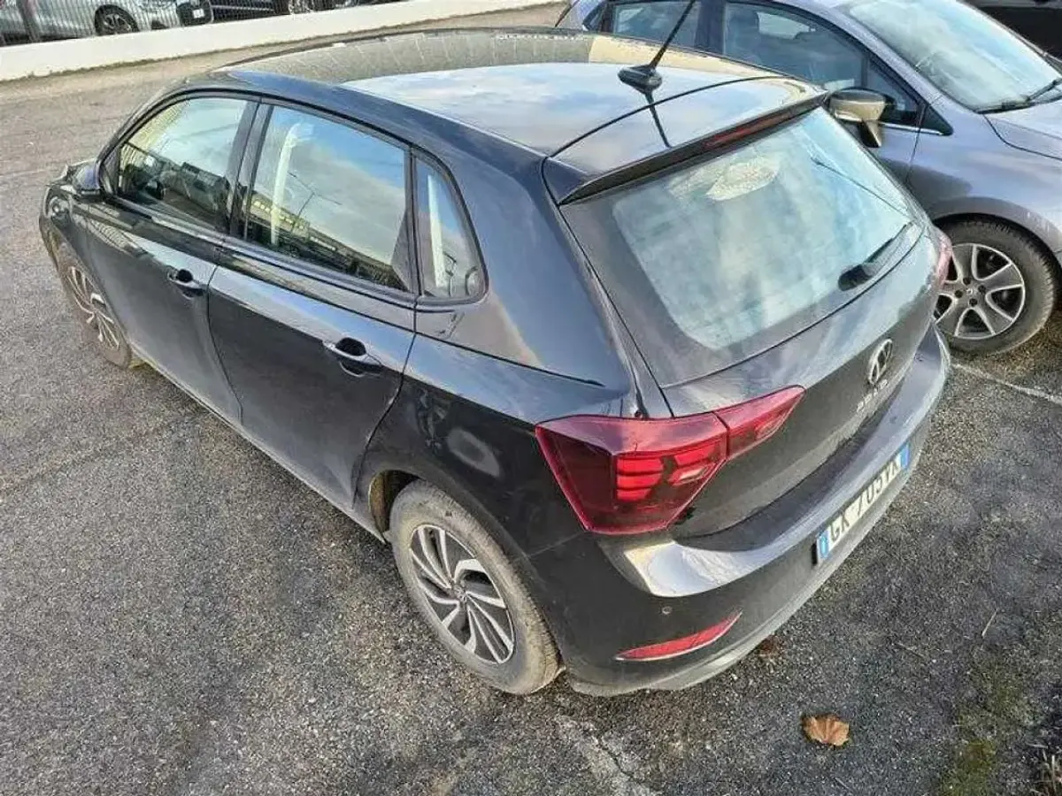 Usata VW Polo Life 95 CV (69 kW) 2022 Nero Utilitaria