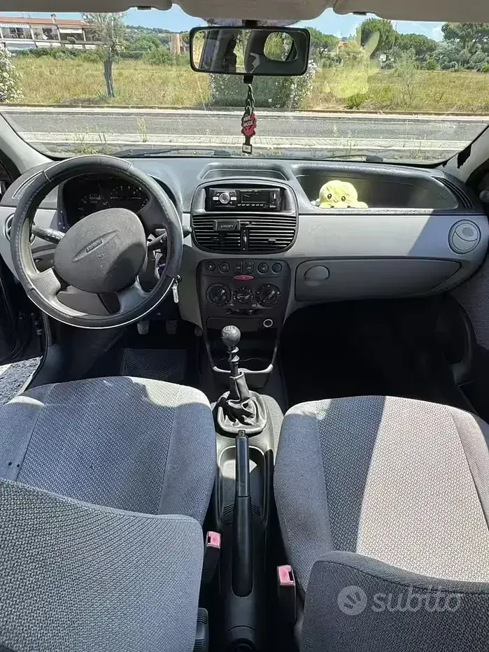 Usata Fiat Punto 60 CV (44 kW) 2001 Nero Utilitaria