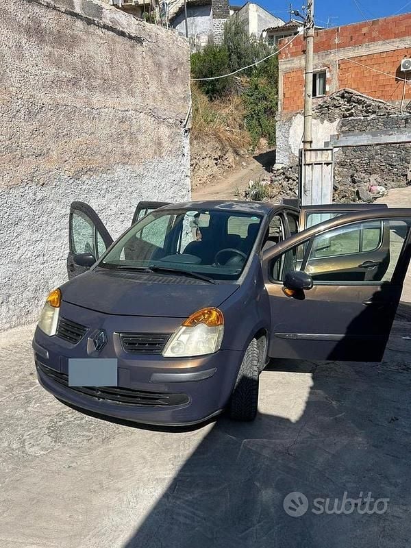 Usata Renault Modus 85 CV (62 kW) 2006 Grigio Monovolume
