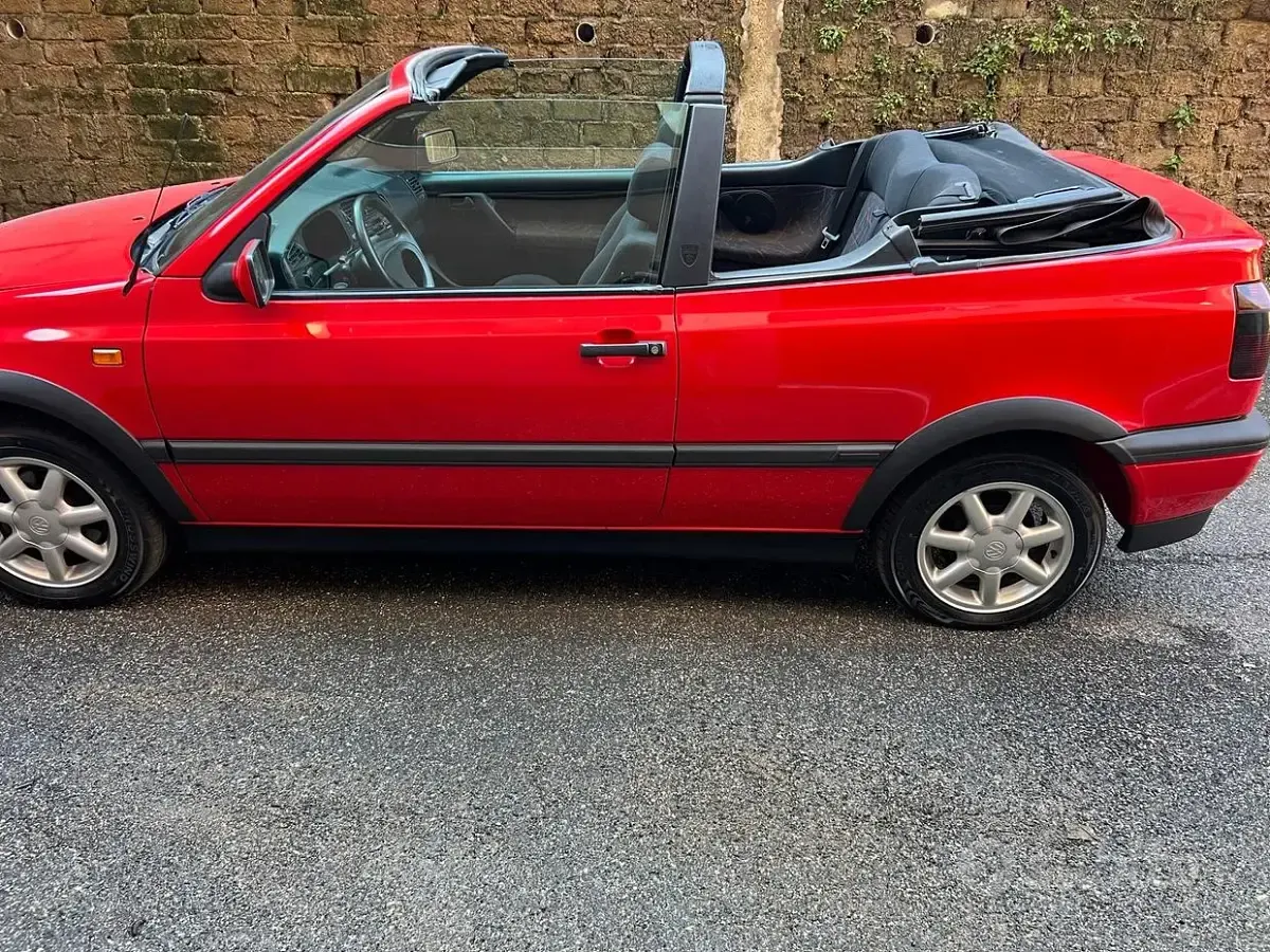 Usata VW Golf Cabriolet 110 CV (80 kW) 1995 Rosso Cabrio