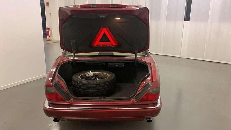 Usata Jaguar XJR S 396 CV (291 kW) 1996 Rosso Berlina