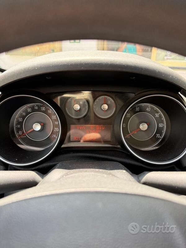 Usata Fiat Grande Punto 65 CV (47 kW) 2017 Bianco Utilitaria