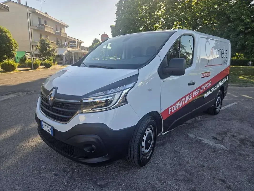 Usata Renault Trafic 145 CV (106 kW) 2021 Bianco Monovolume