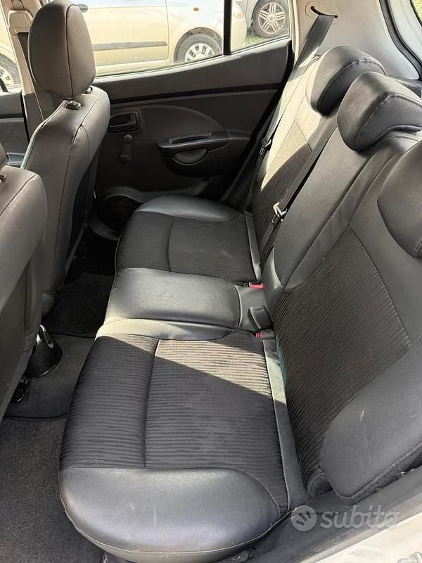 Usata Kia Picanto 63 CV (46 kW) 2008 Bianco Utilitaria