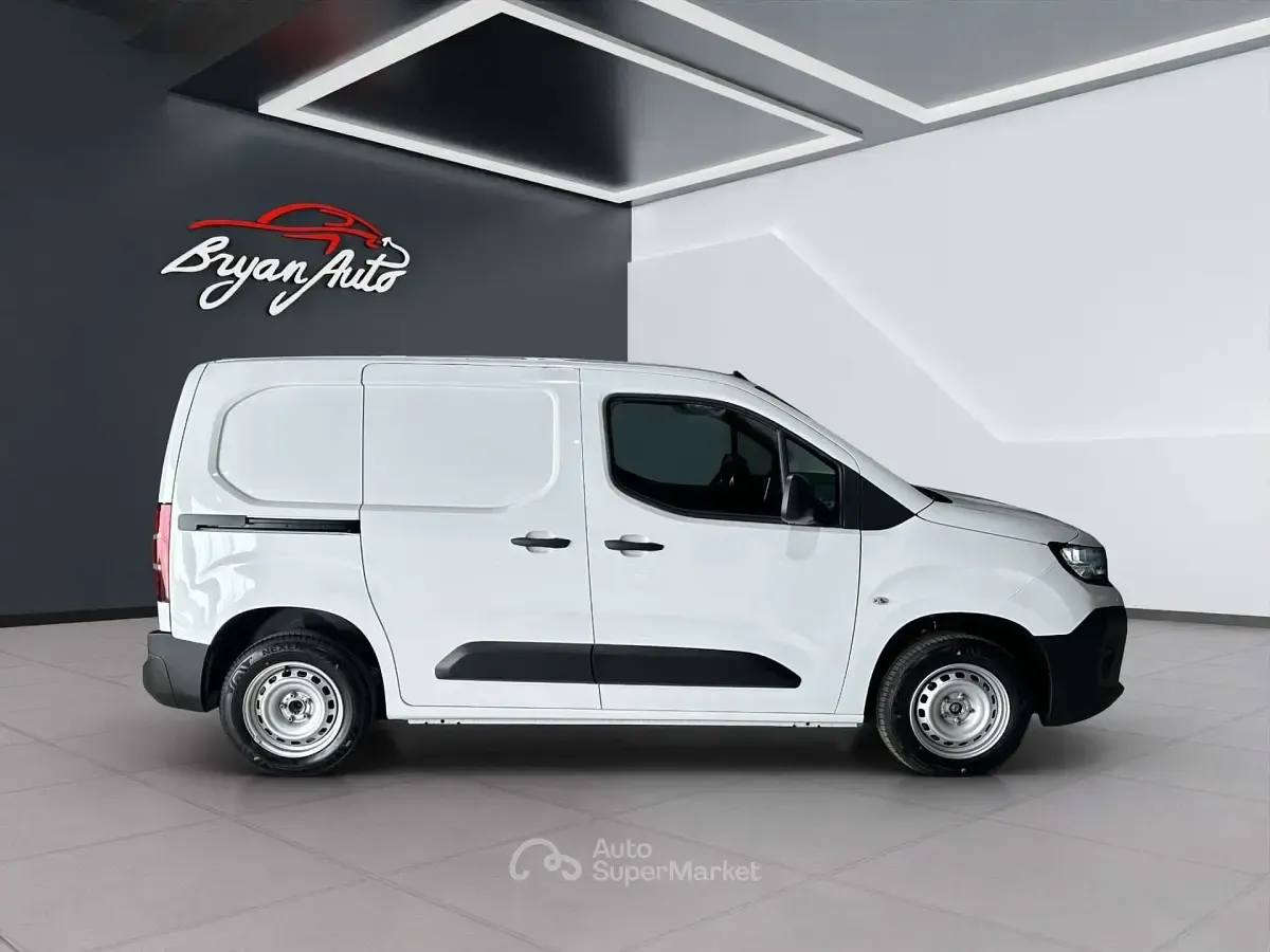 Nouvelle Opel Combo 101 ch (74 kW) 2026 Monospace