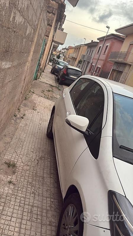 Usata Toyota Yaris 69 CV (50 kW) 2018 Bianco Berlina