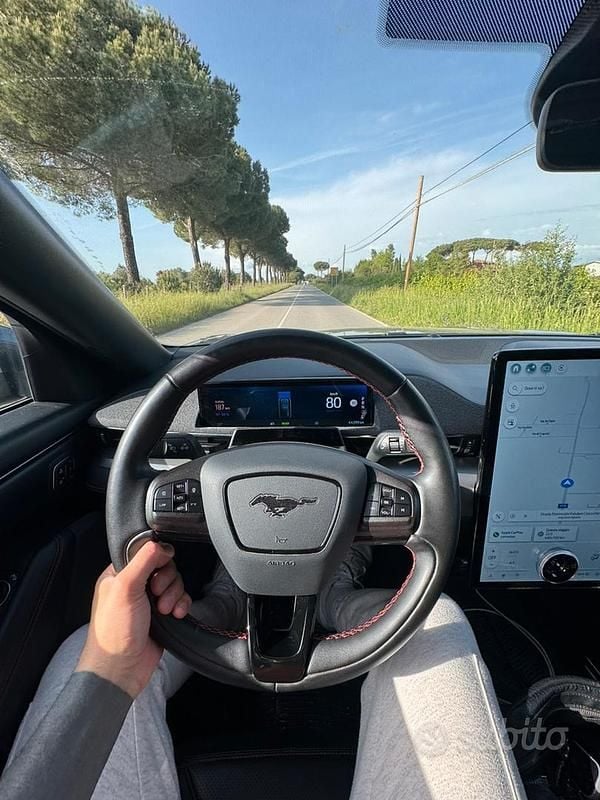 Grigio Usata 2021 Ford Mustang Extended Range SUV | 30.000 € - Immagine 1/4
