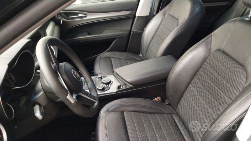 Usata Alfa Romeo Stelvio 179 CV (131 kW) 2017 Nero SUV