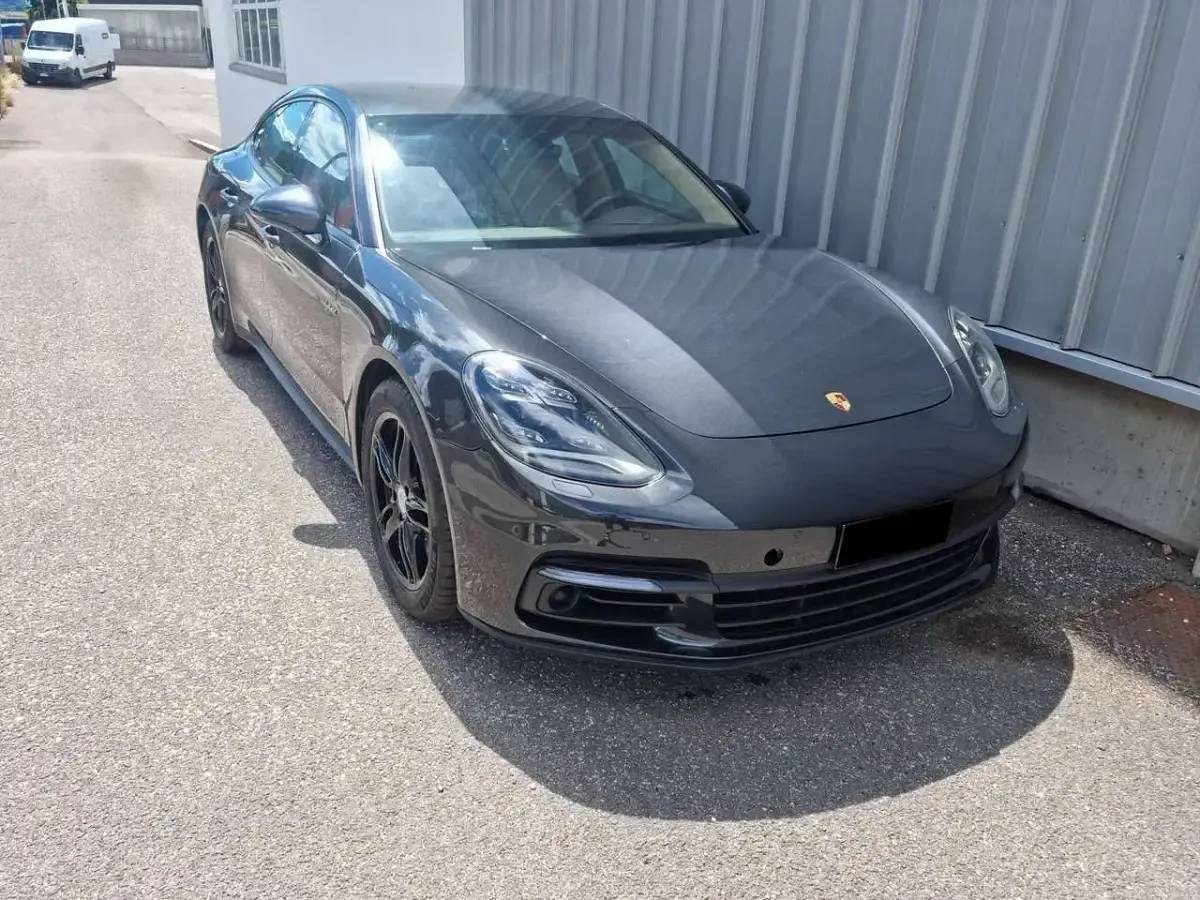 Usata Porsche Panamera 330 CV (242 kW) 2017 Grigio Berlina