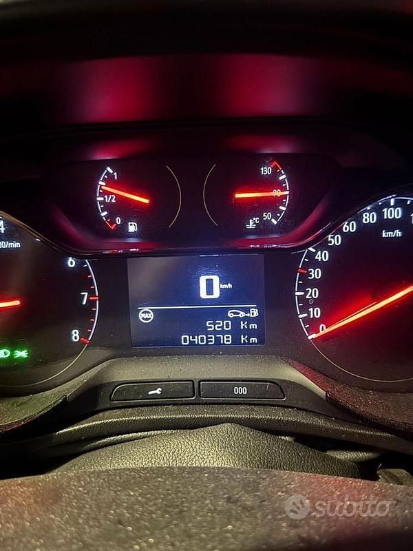 Usata Opel Crossland 83 CV (61 kW) 2021 Nero SUV