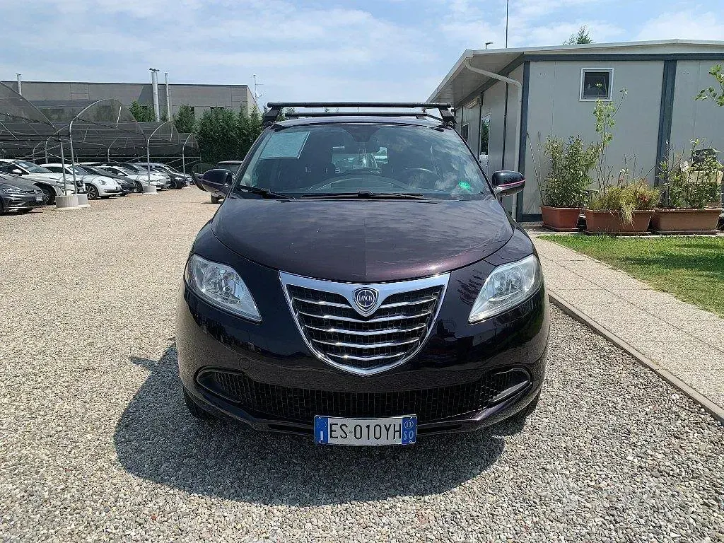 Usata Lancia Ypsilon Gold 84 CV (61 kW) 2013 Viola Utilitaria