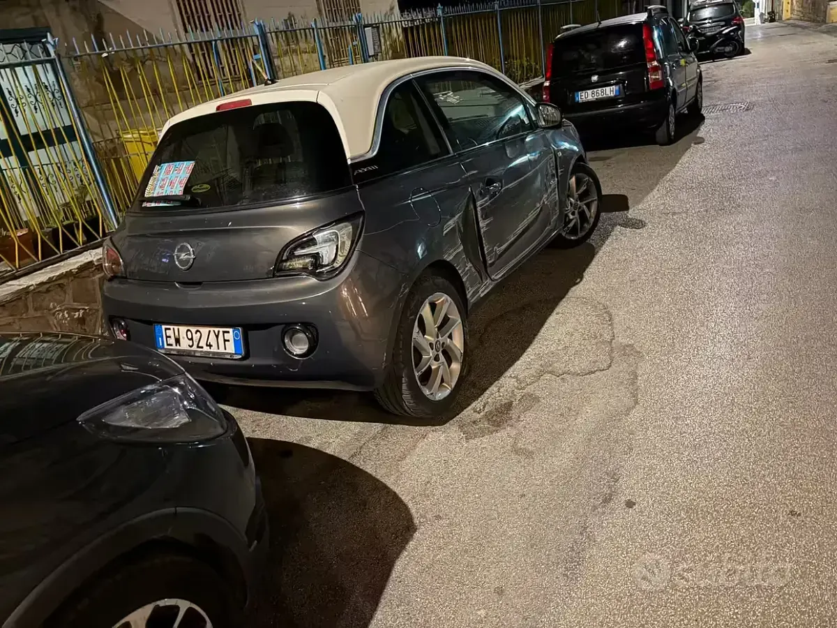 Usata Opel Adam 87 CV (63 kW) 2014 Utilitaria