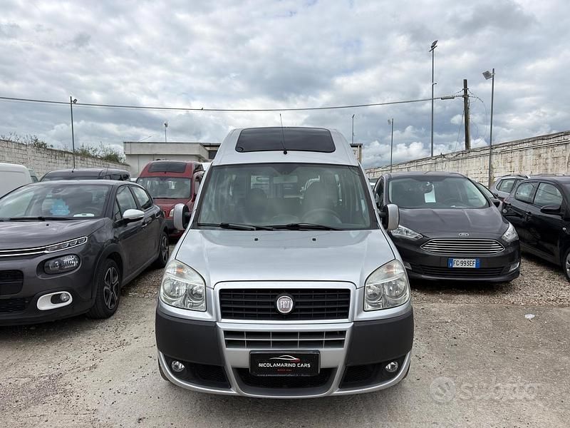 Begagnad Fiat Doblò 85 HK (62 kW) 2009 Grå Minibuss