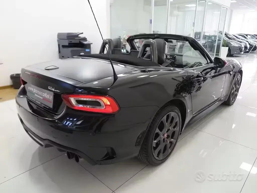 Usata Abarth 124 Spider 170 CV (125 kW) 2017 Nero Cabrio