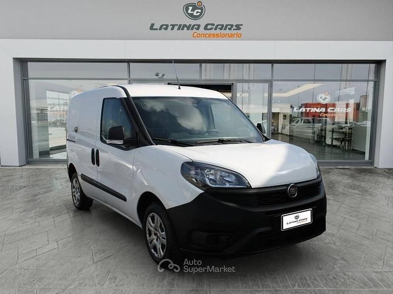 Käytetty Fiat Doblò 95 HP (69 kW) 2021 Valkoinen Tila-auto