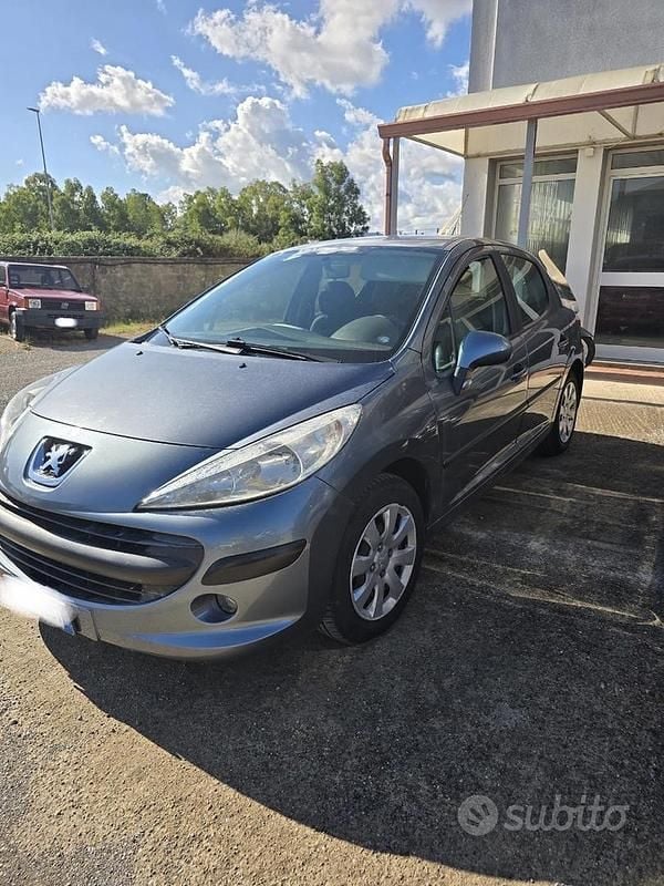 Usata 2006 Peugeot 207 Due volumi | 3200 € - Immagine 1/4