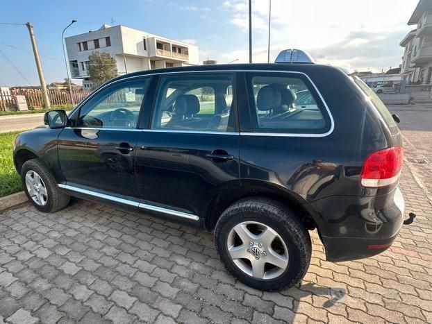 Usata VW Touareg R 174 CV (127 kW) 2005 Nero SUV