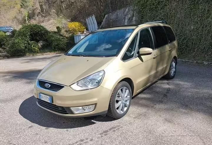 Usata Ford Galaxy 140 CV (102 kW) 2007 Giallo Monovolume