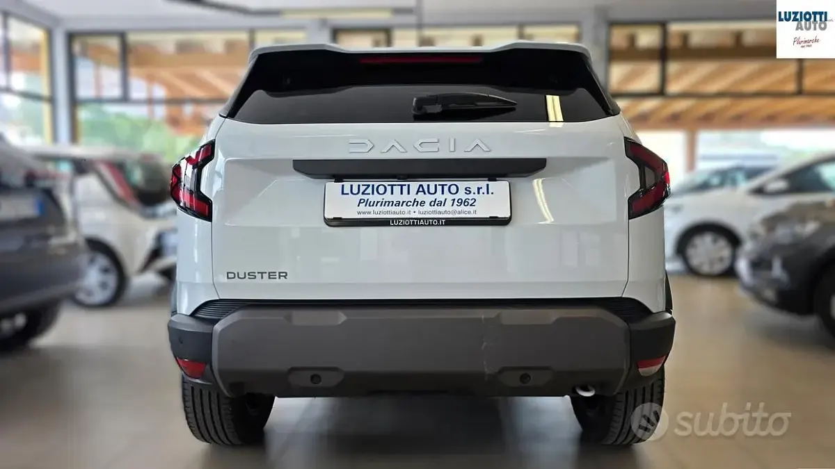 Usata Dacia Duster Journey 101 CV (74 kW) 2024 Bianco SUV