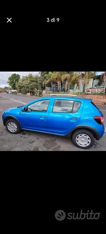 Usata Dacia Sandero 90 CV (66 kW) 2014 Blu Berlina