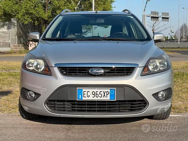 Usata Ford Focus 101 CV (74 kW) 2011 Grigio Station wagon